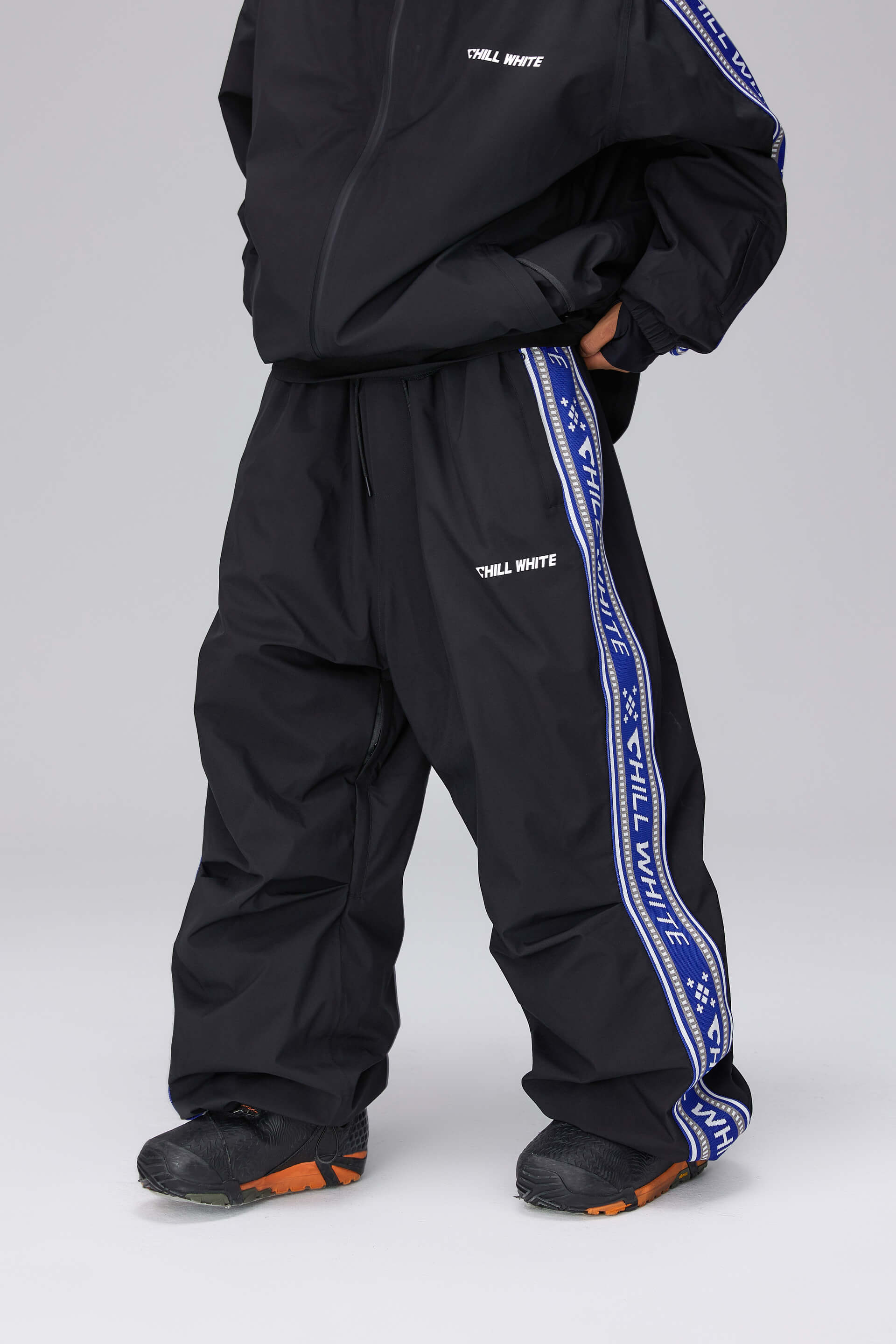 Unisex Black Snow Jacket & Pants (With Stripe)